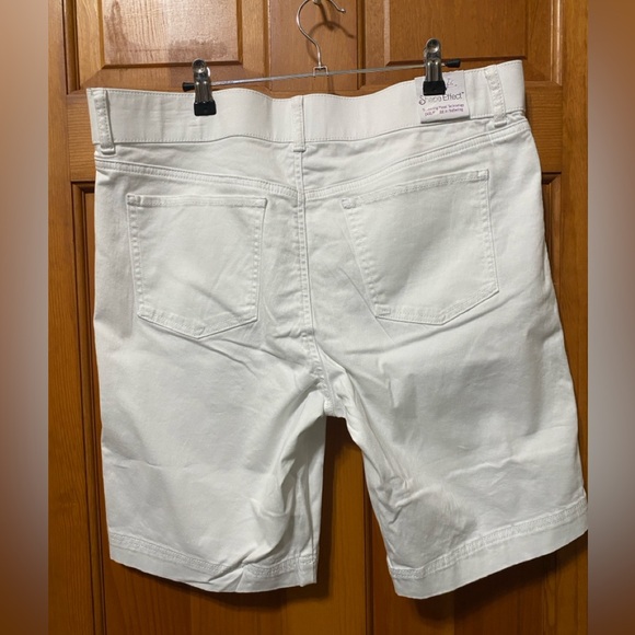NWT Gloria Vanderbilt High Rise Bermuda Short - Picture 5 of 5